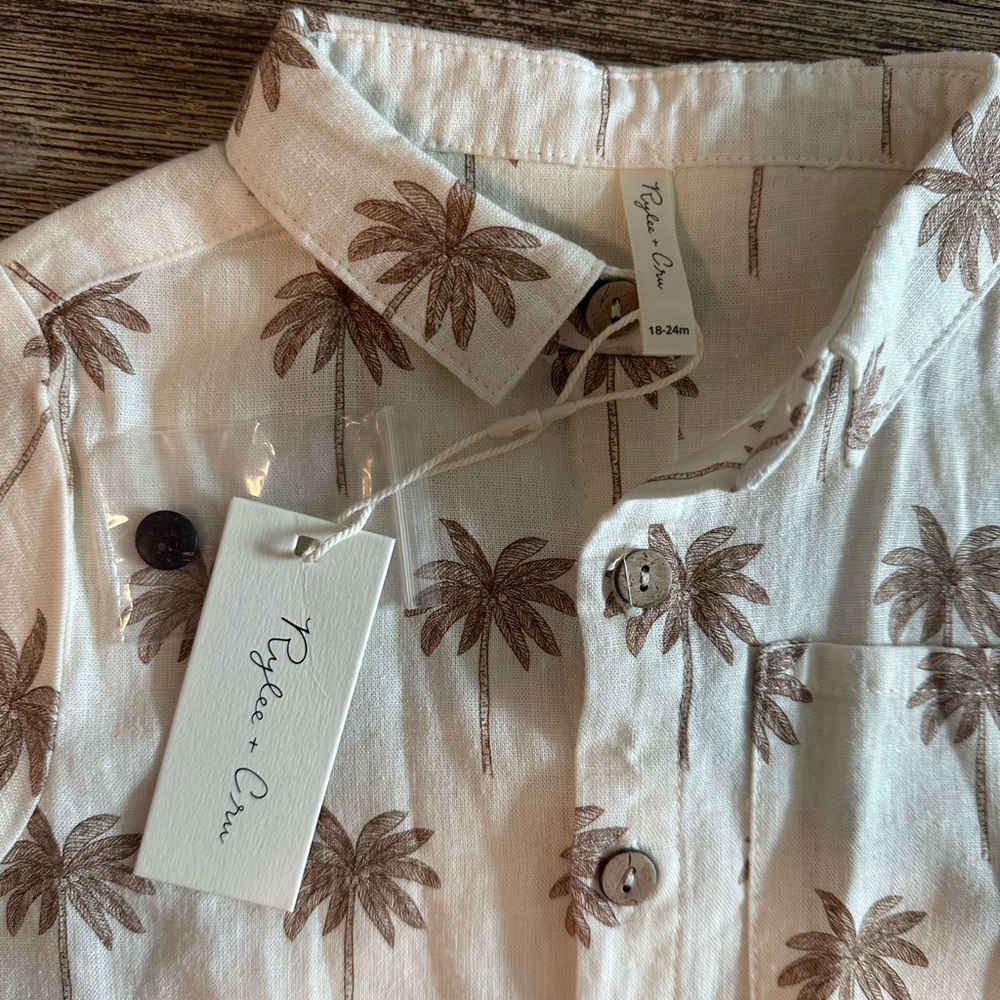 NWT Rylee & Cru Button Up - Picture 2 of 3
